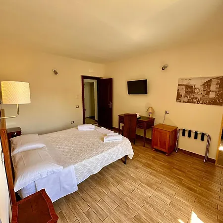 Lorylu בית הארחה טרופאה