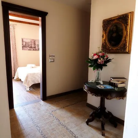 Lorylu Tropea