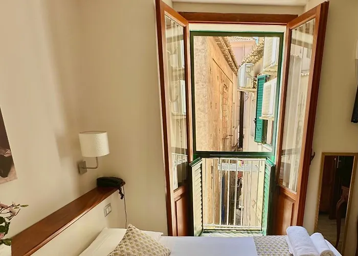 Lorylu Guest house 4*